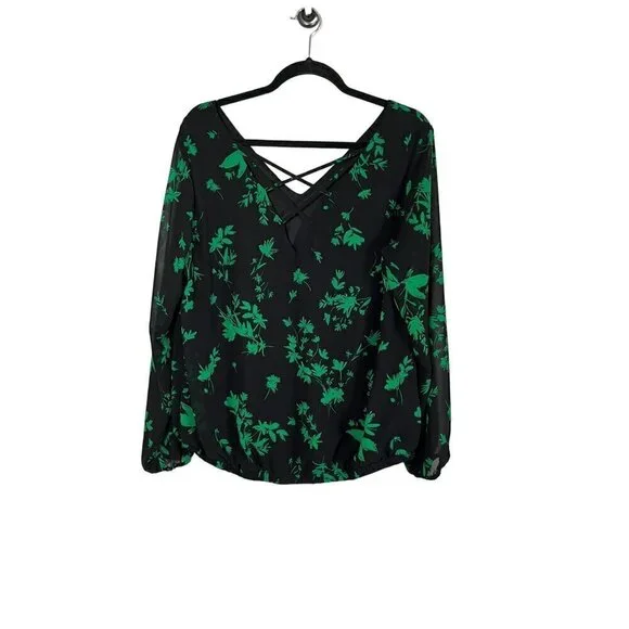 Torrid Top Women 12 Black Pullover Floral Boho Western Mature Whimsical Preppy - Picture 9 of 12